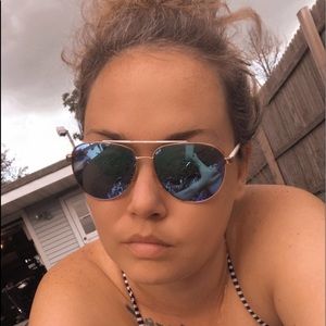 Meet your Posher, Kelly